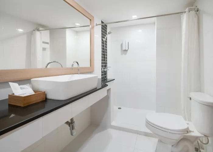 G Boutique Silom 3*