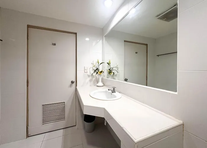 G Boutique Silom ホテル 3*