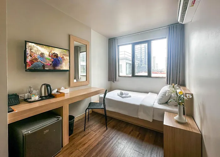 G Boutique Silom 3*