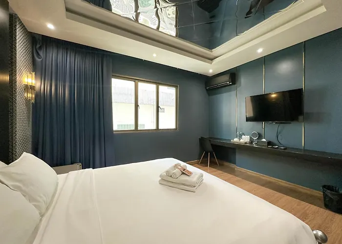 G Boutique Silom バンコク都